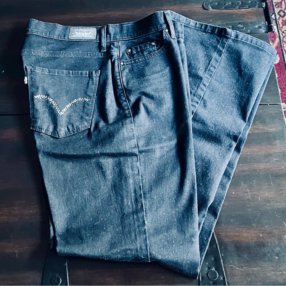 Levi’s 512 Perfectly Slimming Bootcut Jeans - Picture 2 of 11